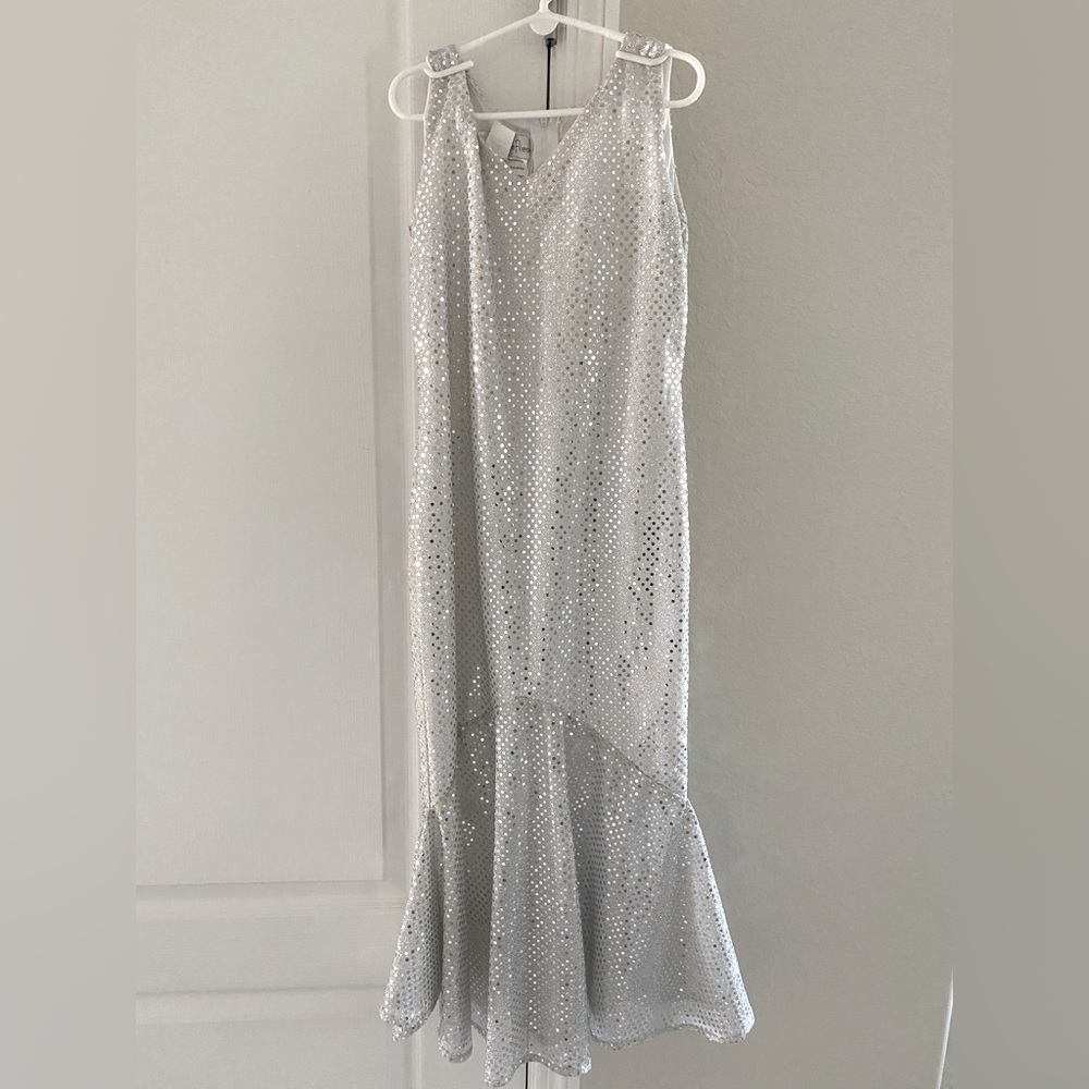 Girls Silver “Movie Star” Costume.